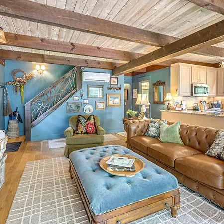 Enchanting Highlands Cottage With Pond And Falls!
